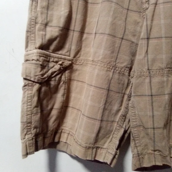 AEROPOSTALE vintage men's authentic cargo brown print shorts. Size 36 waist. - Picture 5 of 13